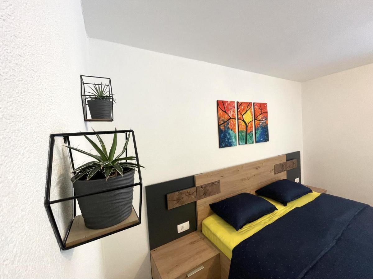 Apartments And Rooms Pri Baslju 체르크노 외부 사진